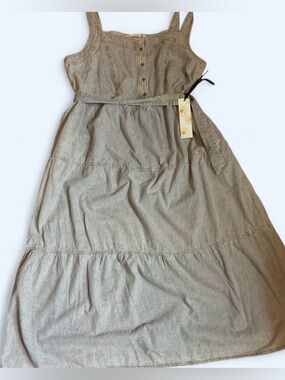 NWT Given Kale Sleeveless Tiered Midi Dress in Light Denim (XL)
